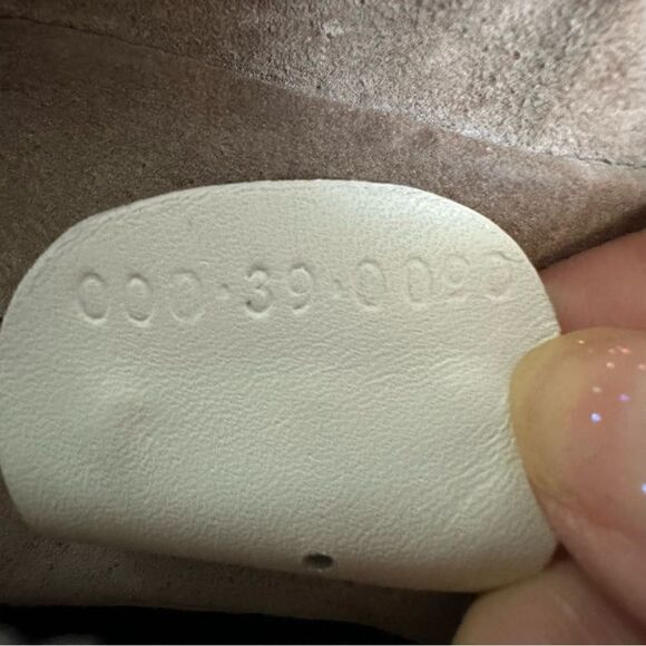 Gucci trendy white tote with gold hardware - Picture 13 of 15